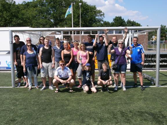 Gruppenbild Mannschaft mit Enkel